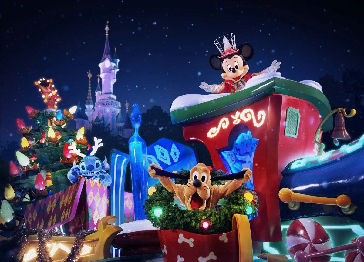 KV New Disneyland Paris Christmas Parade.webp